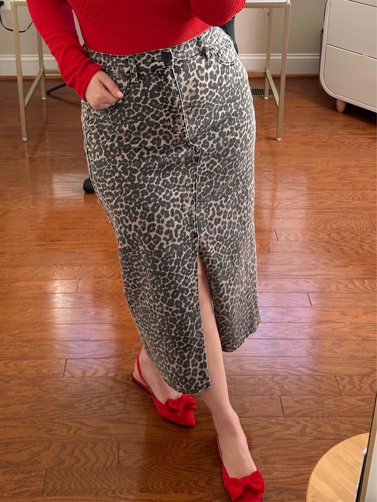 LEOPARD PRINT FRONT SLIT MIDI SKIRT
